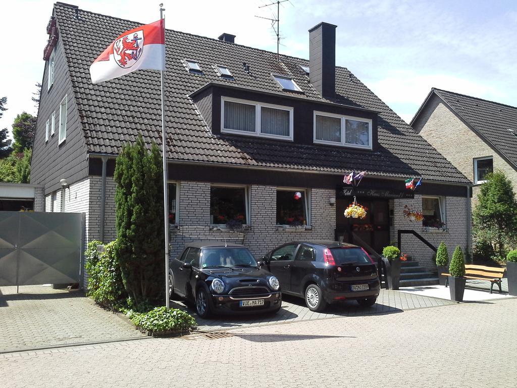 Haus Mariandl Hotel Düsseldorf Exterior foto